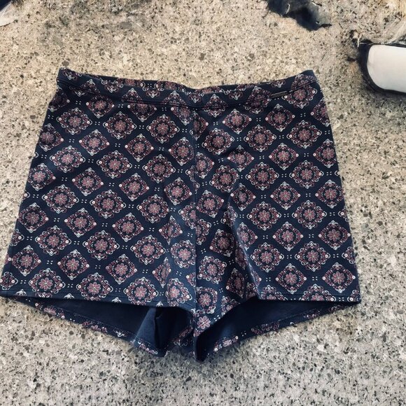 Abercrombie & Fitch Pull-On Women's Cotton Blend Shorts - Navy/Medallion Print - - Picture 3 of 11